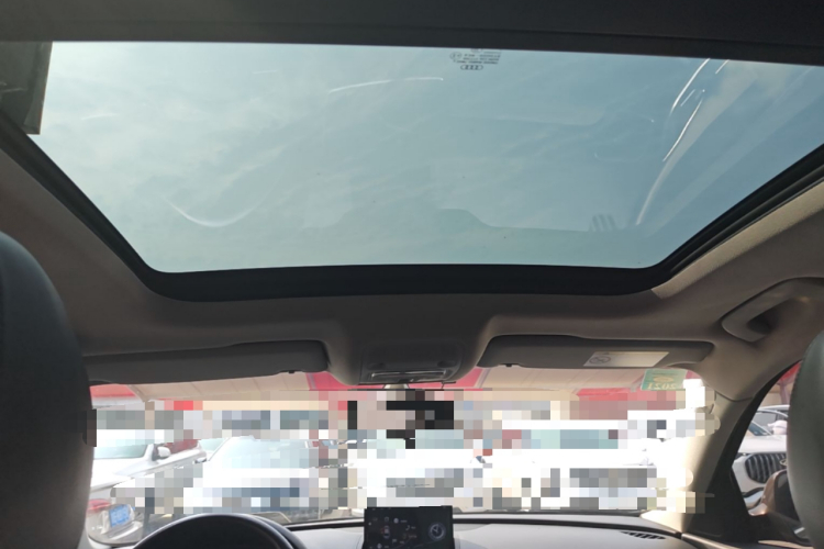 Audi Q3 2015 car image #20