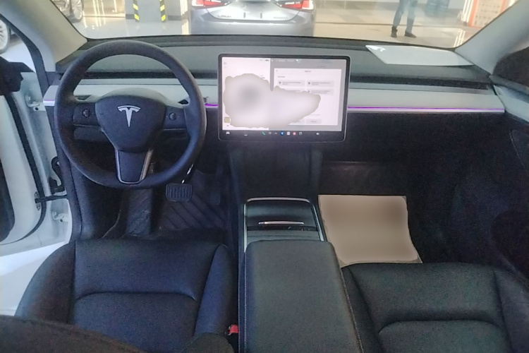 Tesla Model Y 2023 #11 Tesla Model Y 2023 car image #11