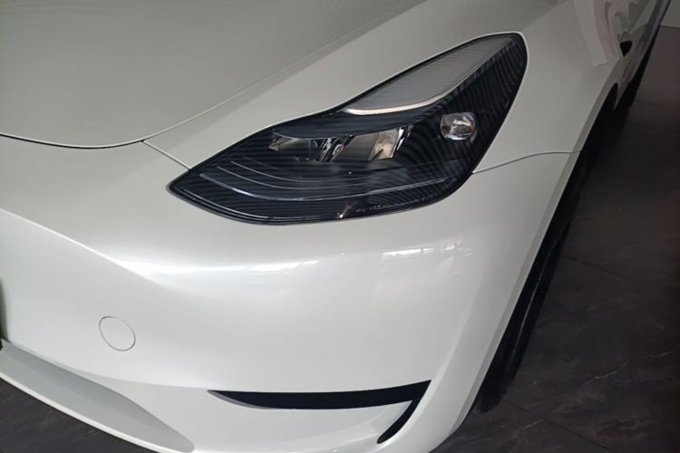 Tesla Model Y 2024 صورة سيارة #23