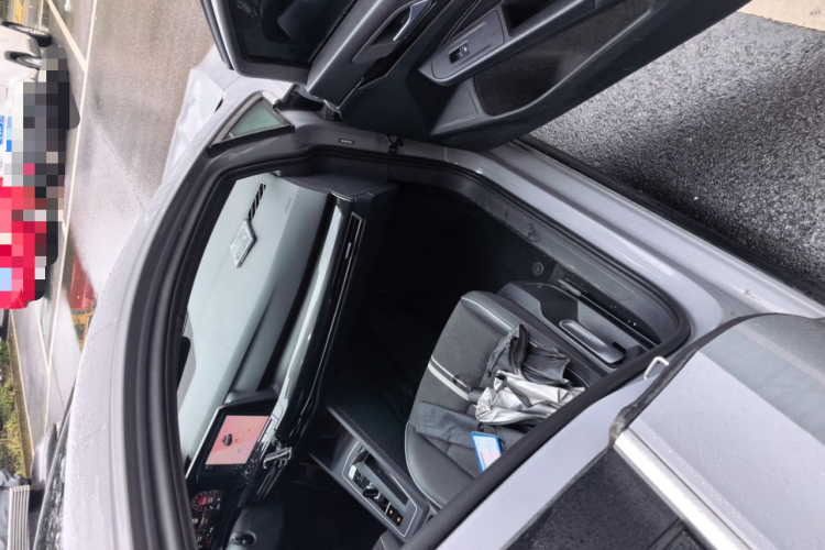 Volkswagen Golf 2021 car image #21