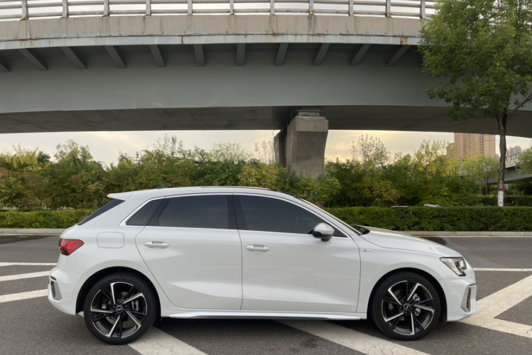 Audi A3 2022 immagine di auto #3