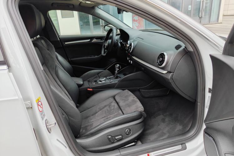 Audi A3 2017 car image #23