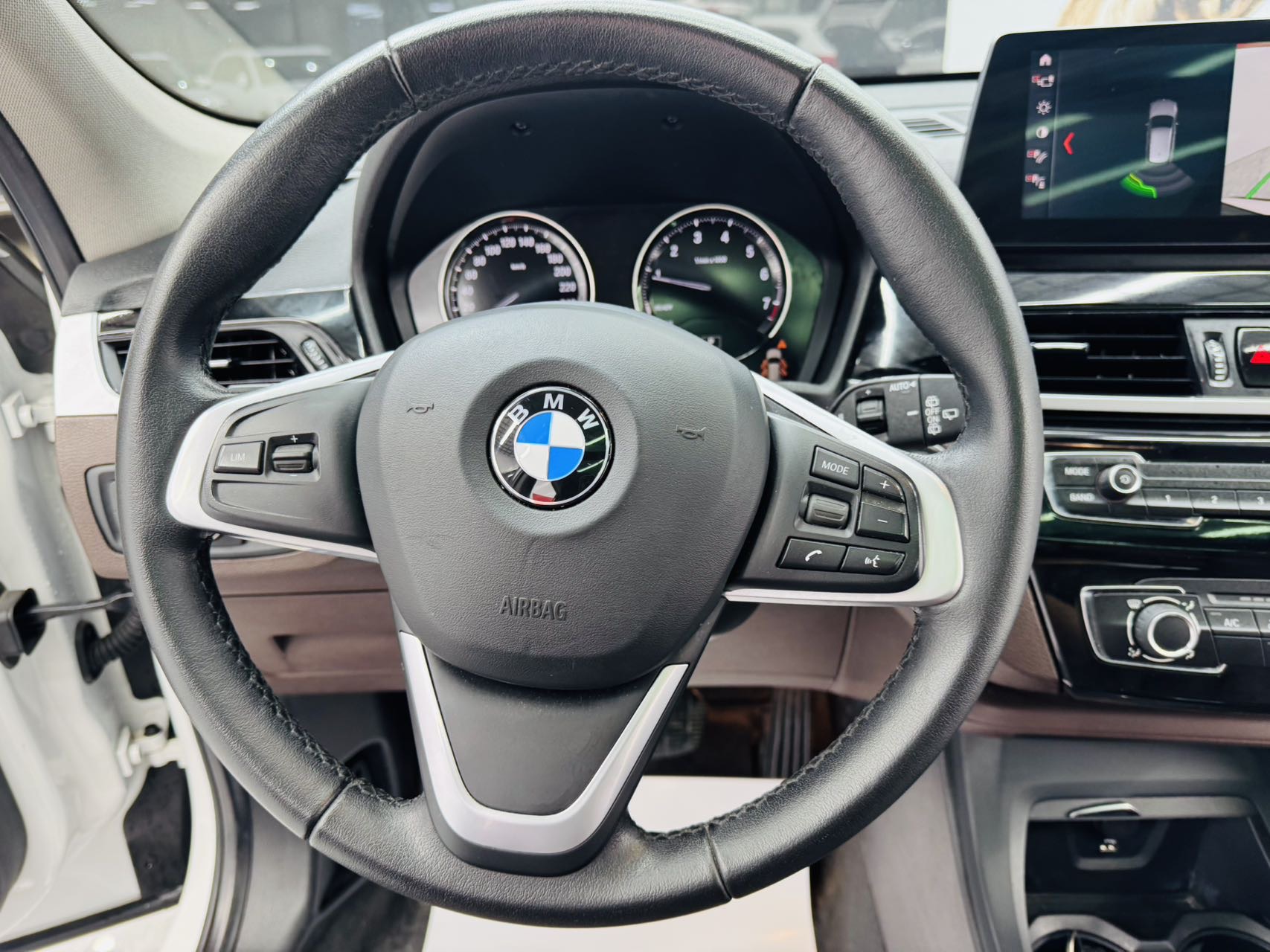 BMW X1 2023 car image #9