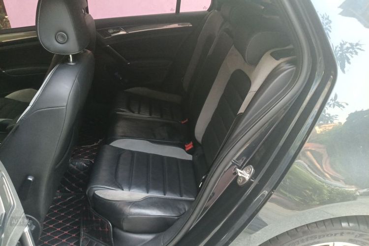 Volkswagen Golf 2018 car image #19