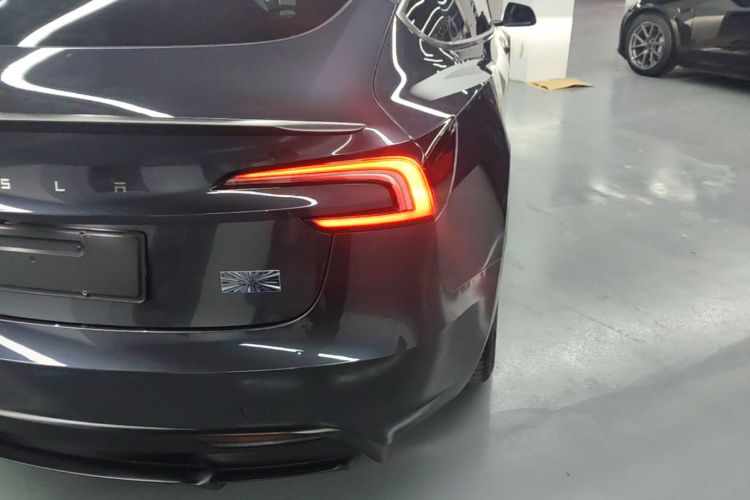 Tesla Model 3 2024 car image #8
