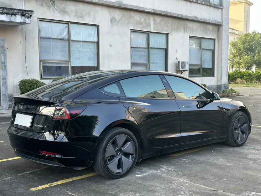 Tesla Model 3 2022 car image #6