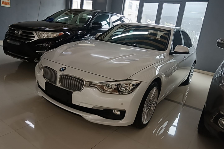 BMW 3 Series 2018 #2 BMW 3 Series 2018 car image #2