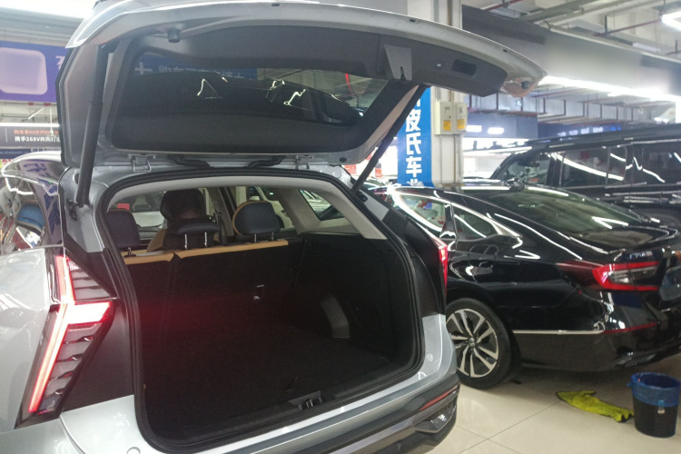 GEELY Boyue L 2024 car image #26