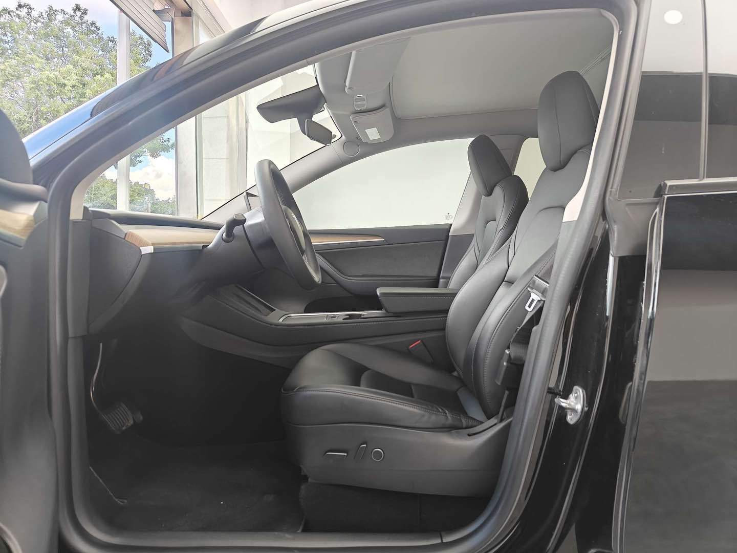 Tesla Model Y 2022 #7 Tesla Model Y 2022 car image #7