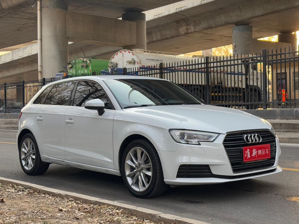Audi A3 2018 car image #3