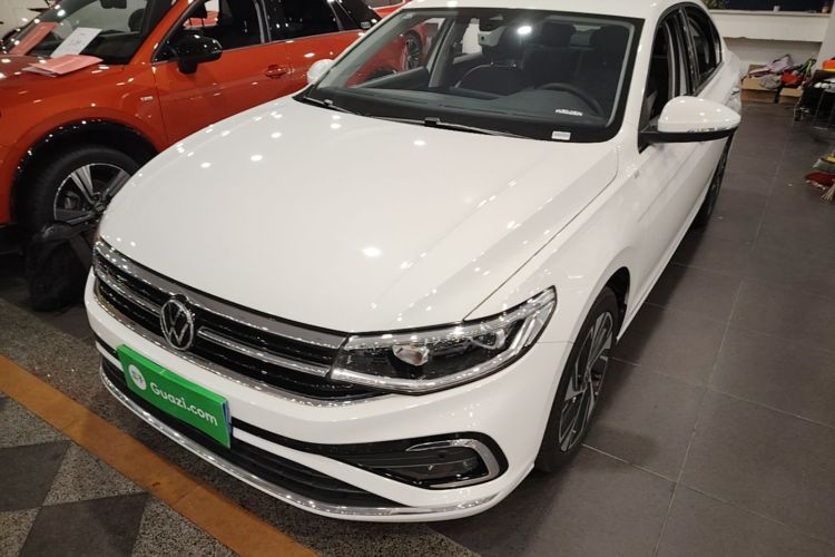 Volkswagen Bora 2025 car image #2