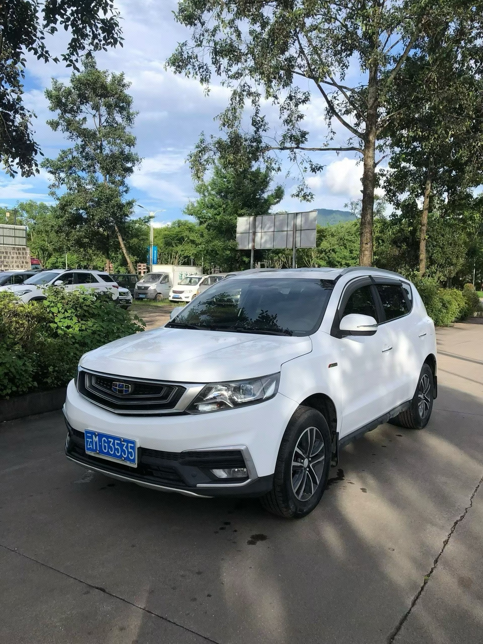 GEELY Vision X6 2018 car image 