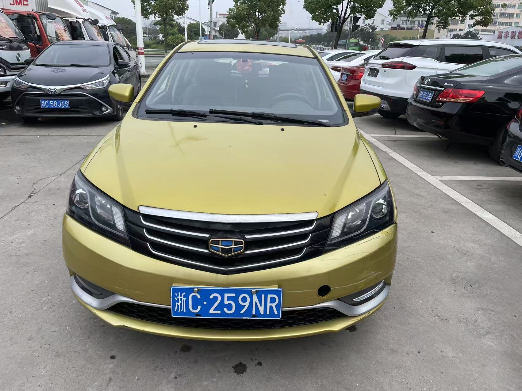GEELY Emgrand 2015 car image #2
