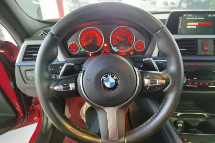 BMW 3 Series 2019 car image #15