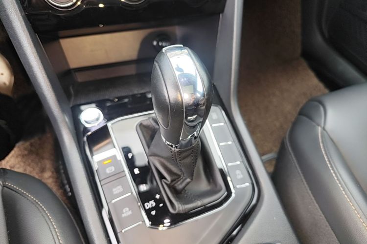 Volkswagen Tharu 2019 car image #18
