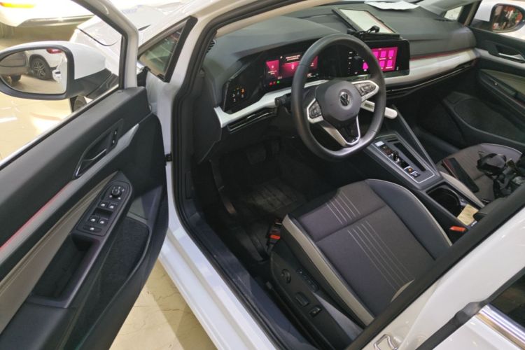 Volkswagen Golf 2023 #12 Volkswagen Golf 2023 car image #12