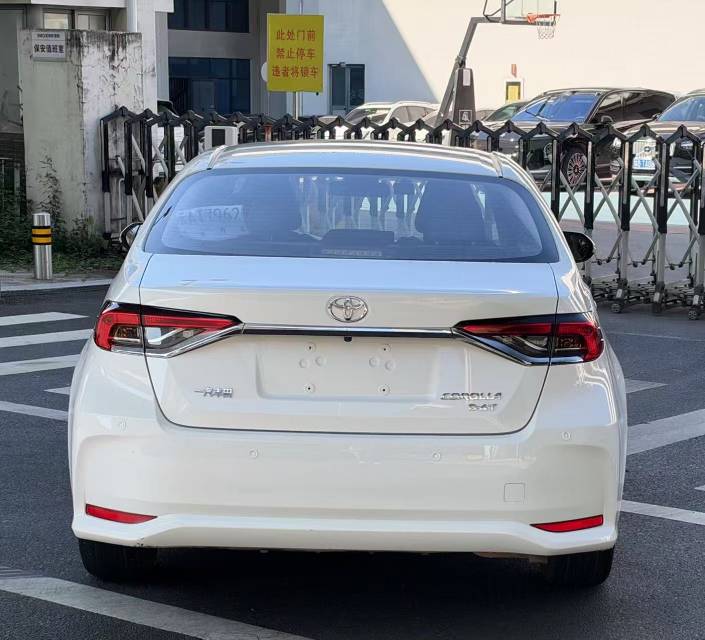 Toyota Corolla 2023 car image #11
