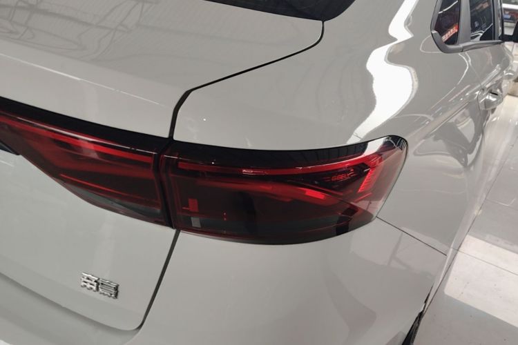 GEELY Emgrand 2024 car image #8