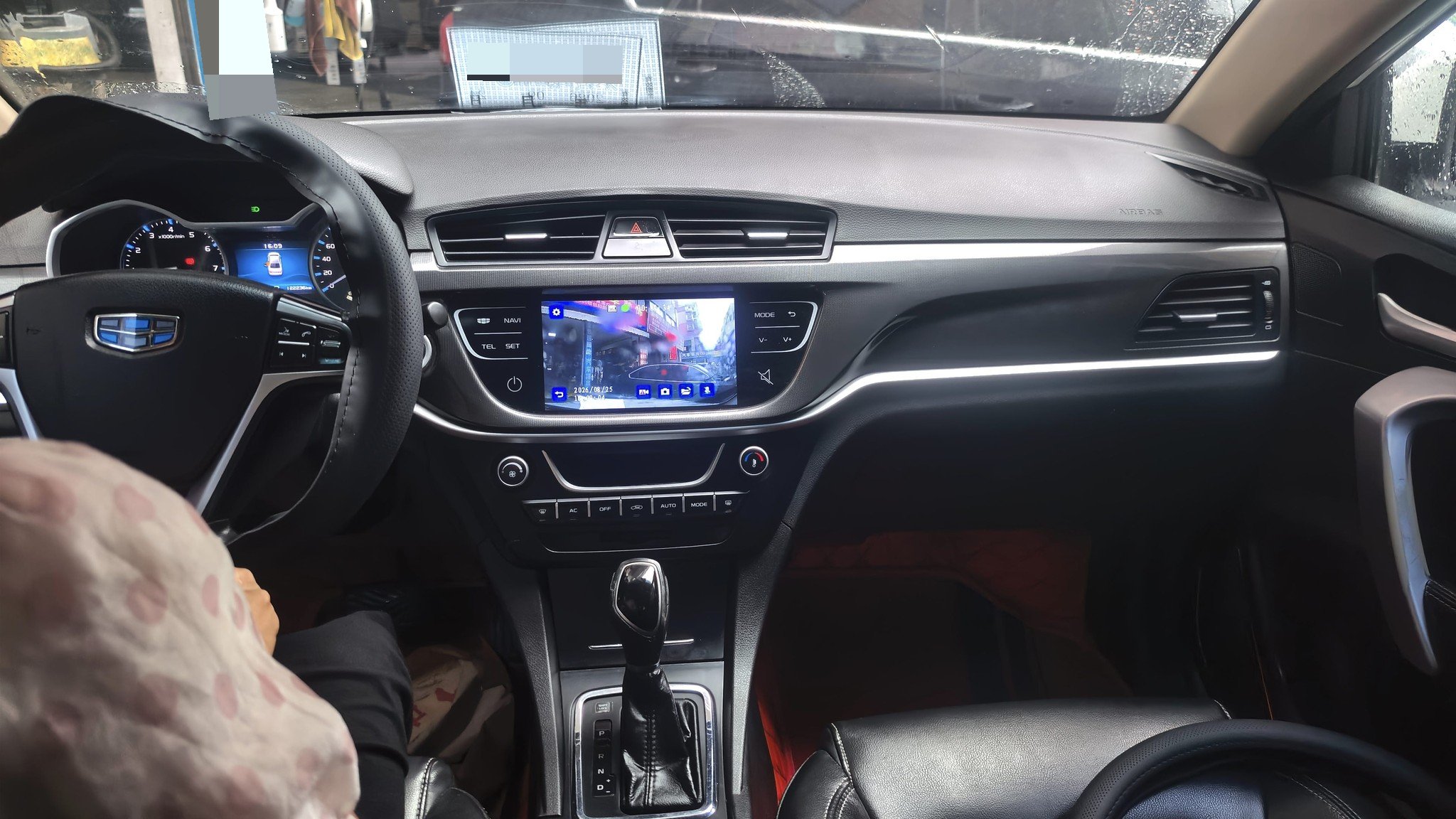 GEELY Emgrand 2016 car image #2
