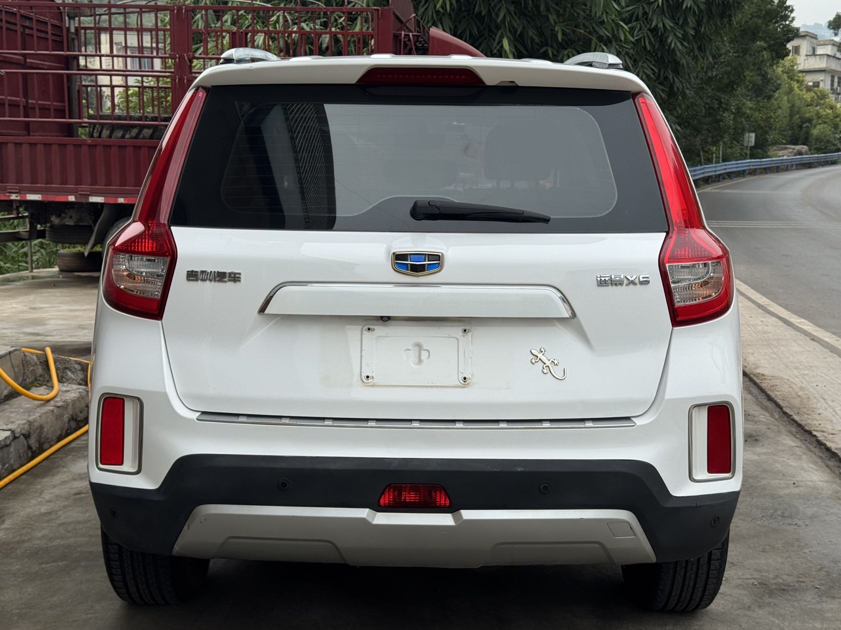 GEELY Vision X6 2017 immagine di auto #8