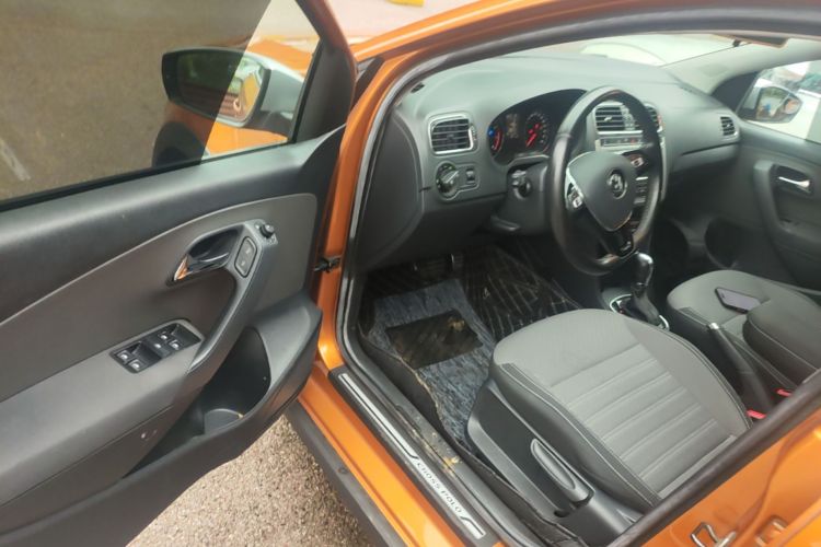 Volkswagen Polo 2019 car image #16