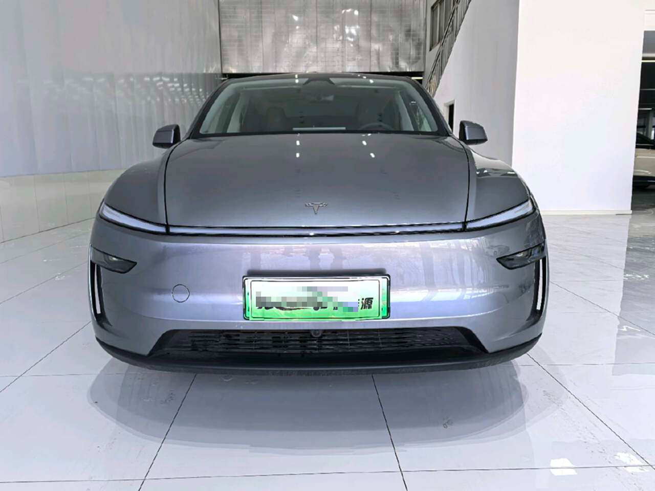 Tesla Model Y 2025 car image #8