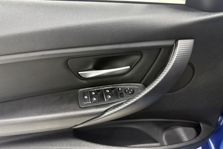 BMW 3 Series 2017 car image #11