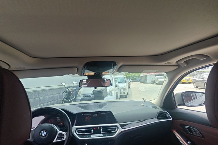 BMW 3 Series 2020 car image #20