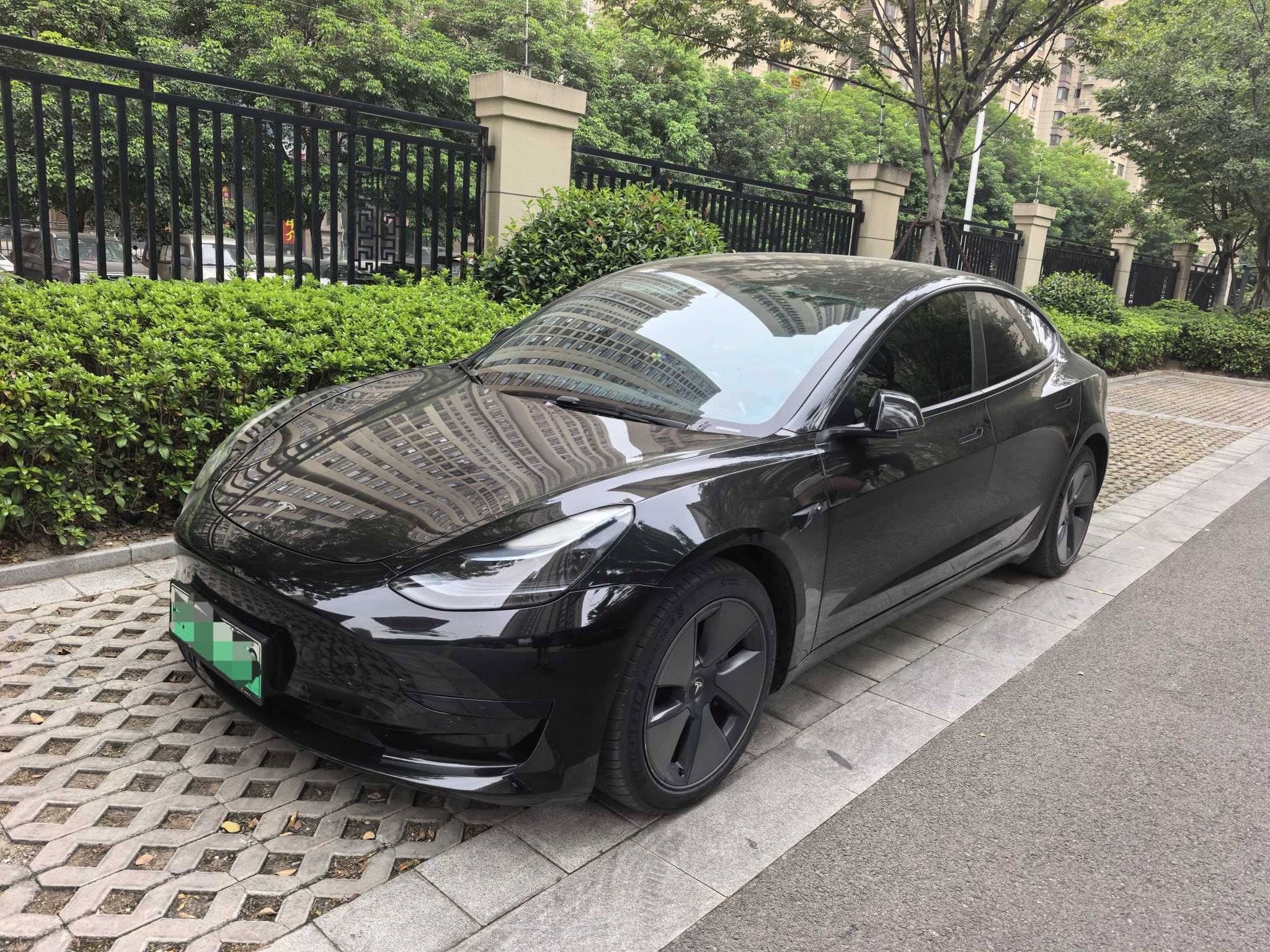 Tesla Model 3 2022 car image 