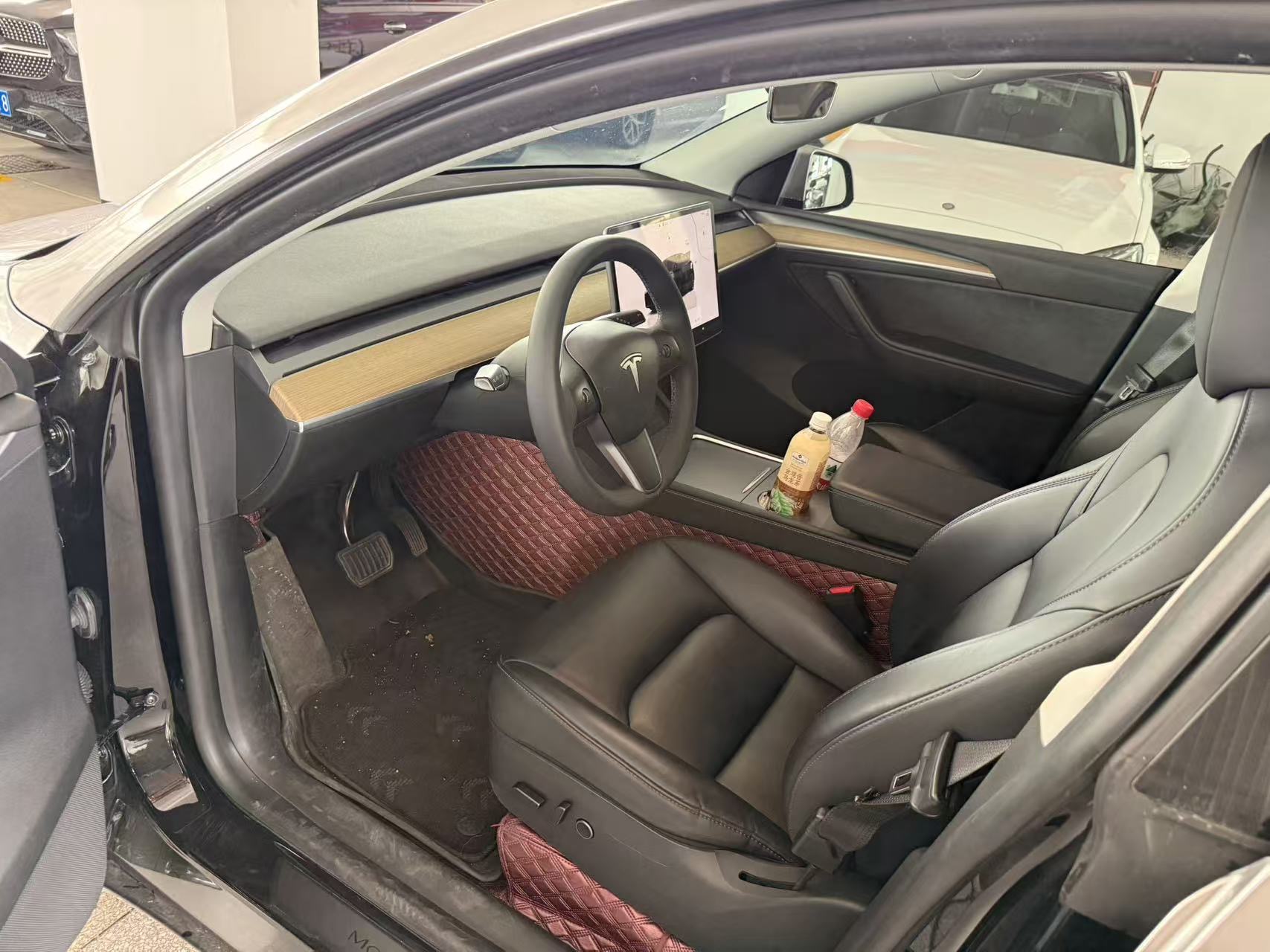 Tesla Model Y 2023 #3 Tesla Model Y 2023 car image #3
