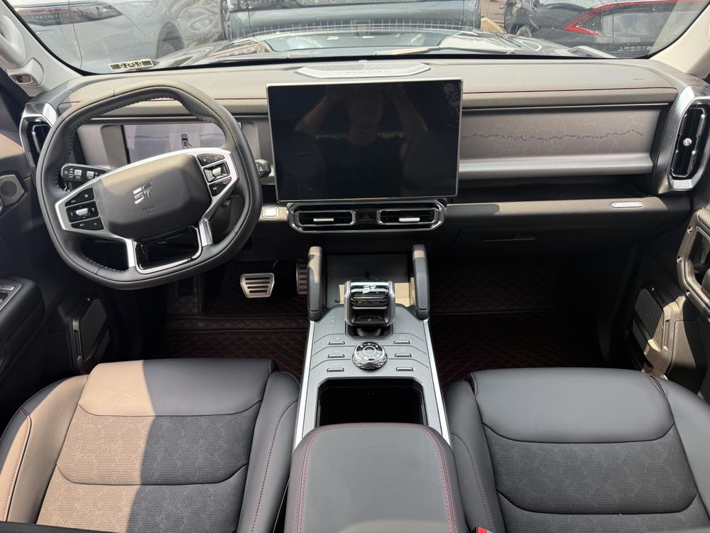 2025 car image #8
