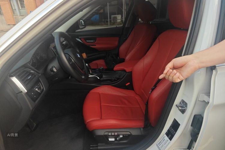 BMW 3 Series 2018 car image #17