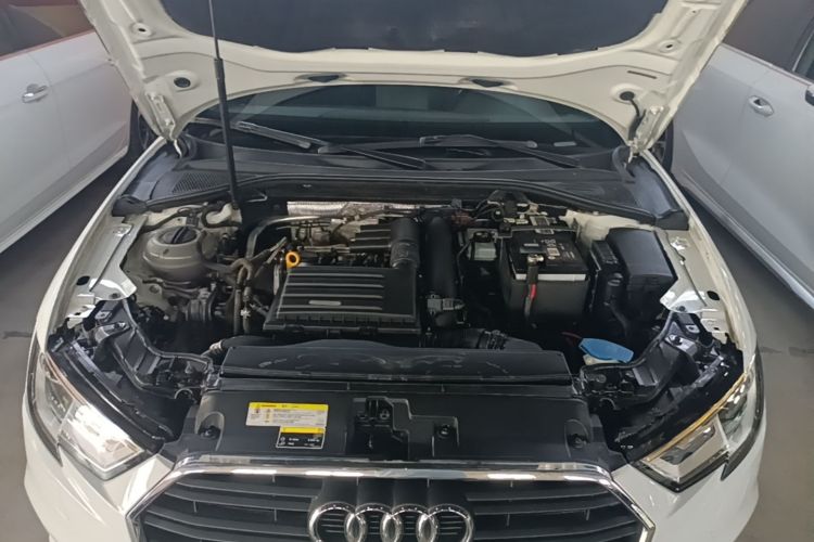 Audi A3 2018 car image #22