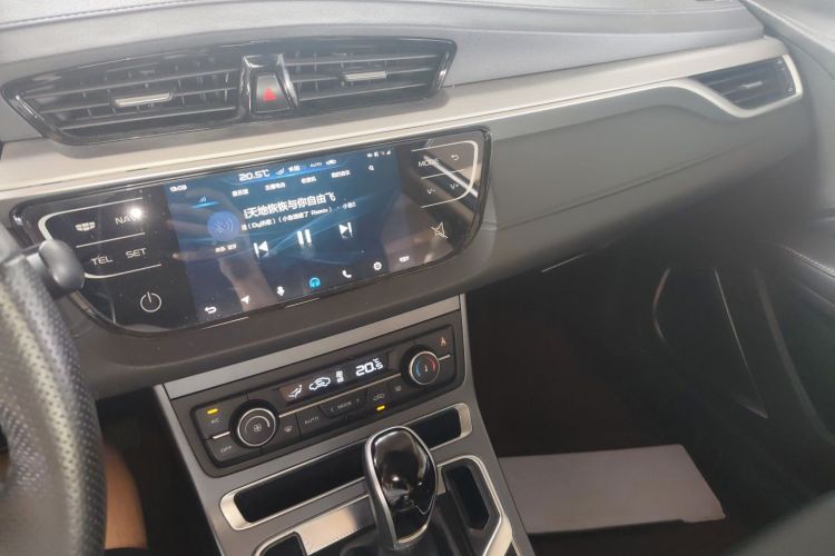 GEELY Emgrand 2018 immagine di auto #13