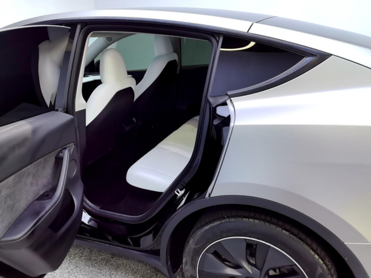 Tesla Model Y 2022 #8 Tesla Model Y 2022 car image #8