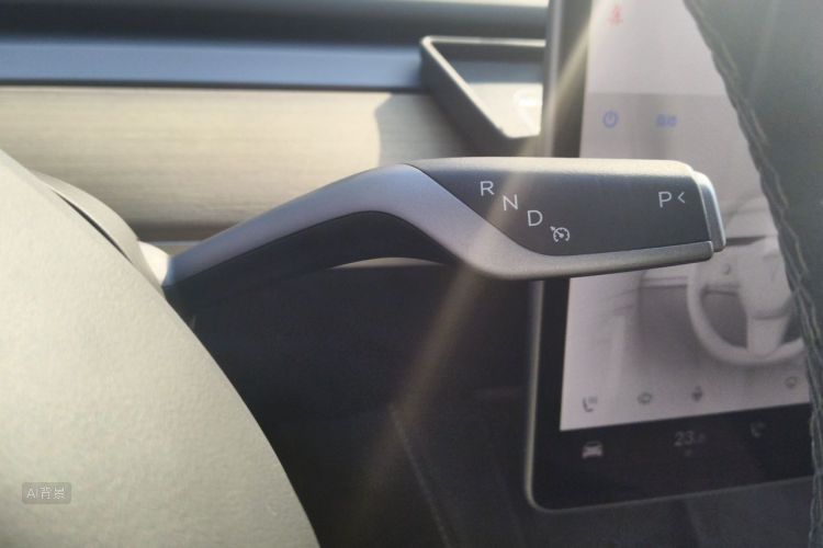 Tesla Model Y 2022 #16 Tesla Model Y 2022 car image #16