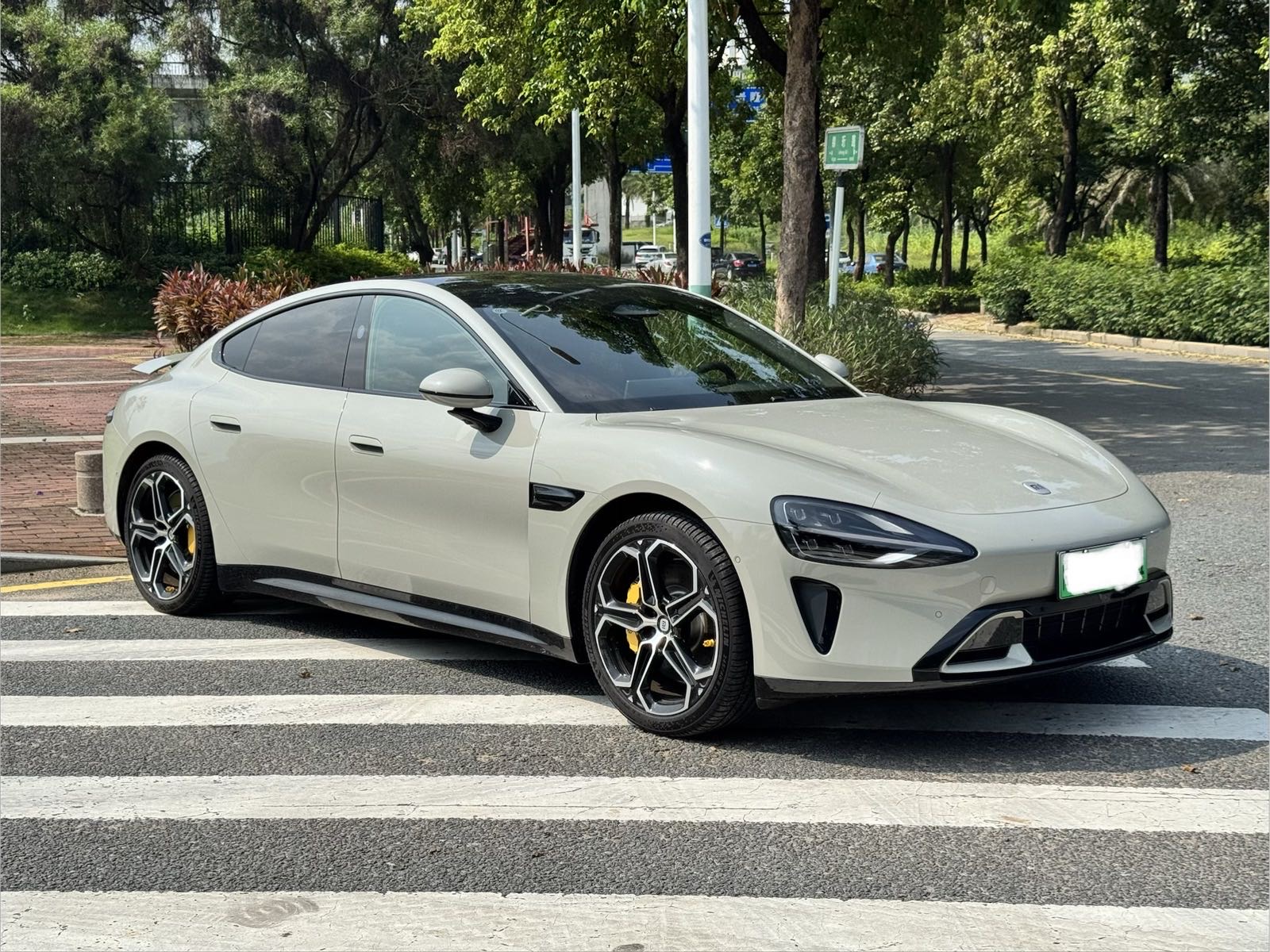 MI SU7 2025 car image #3
