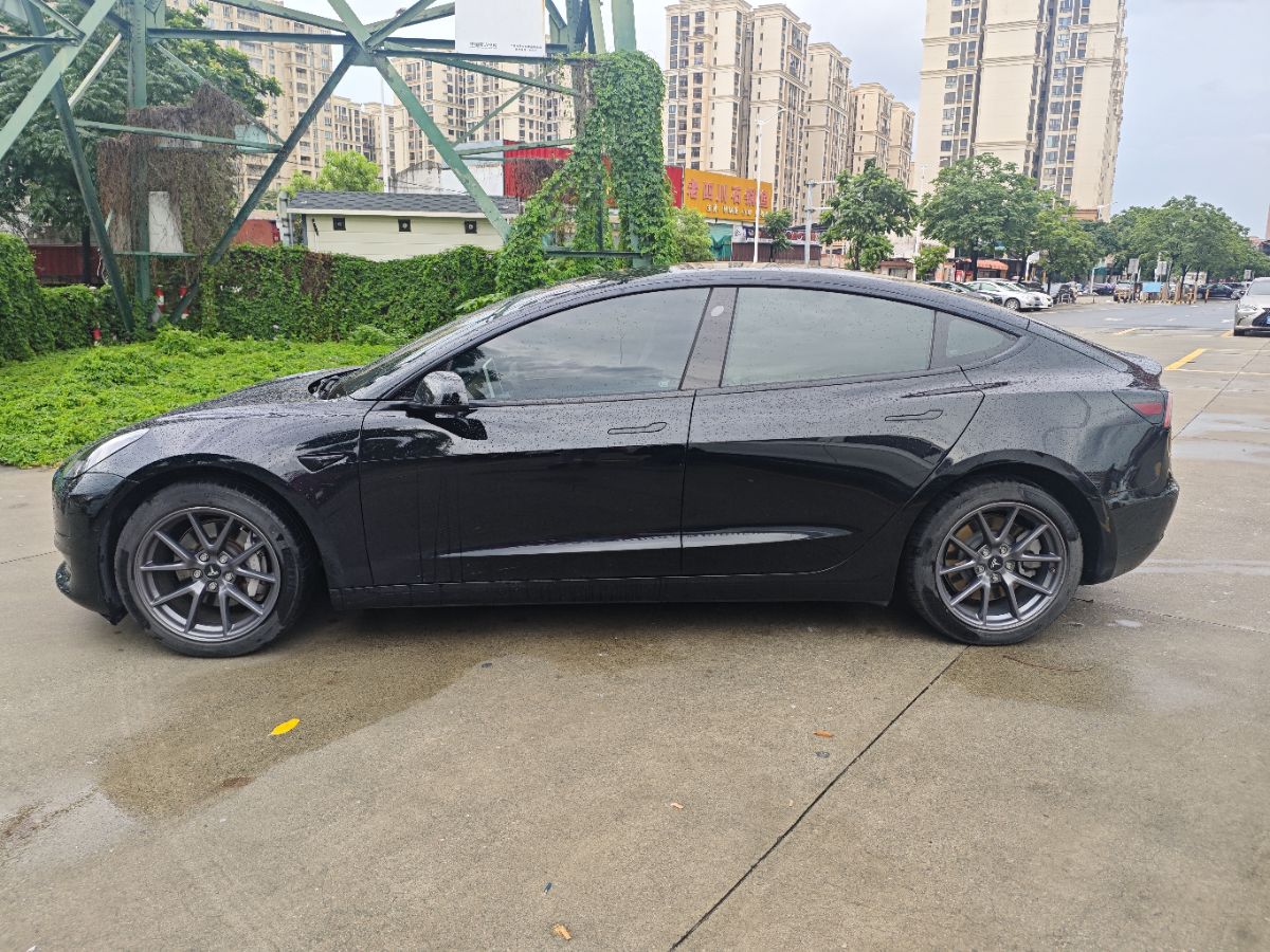 Tesla Model 3 2022 car image #2