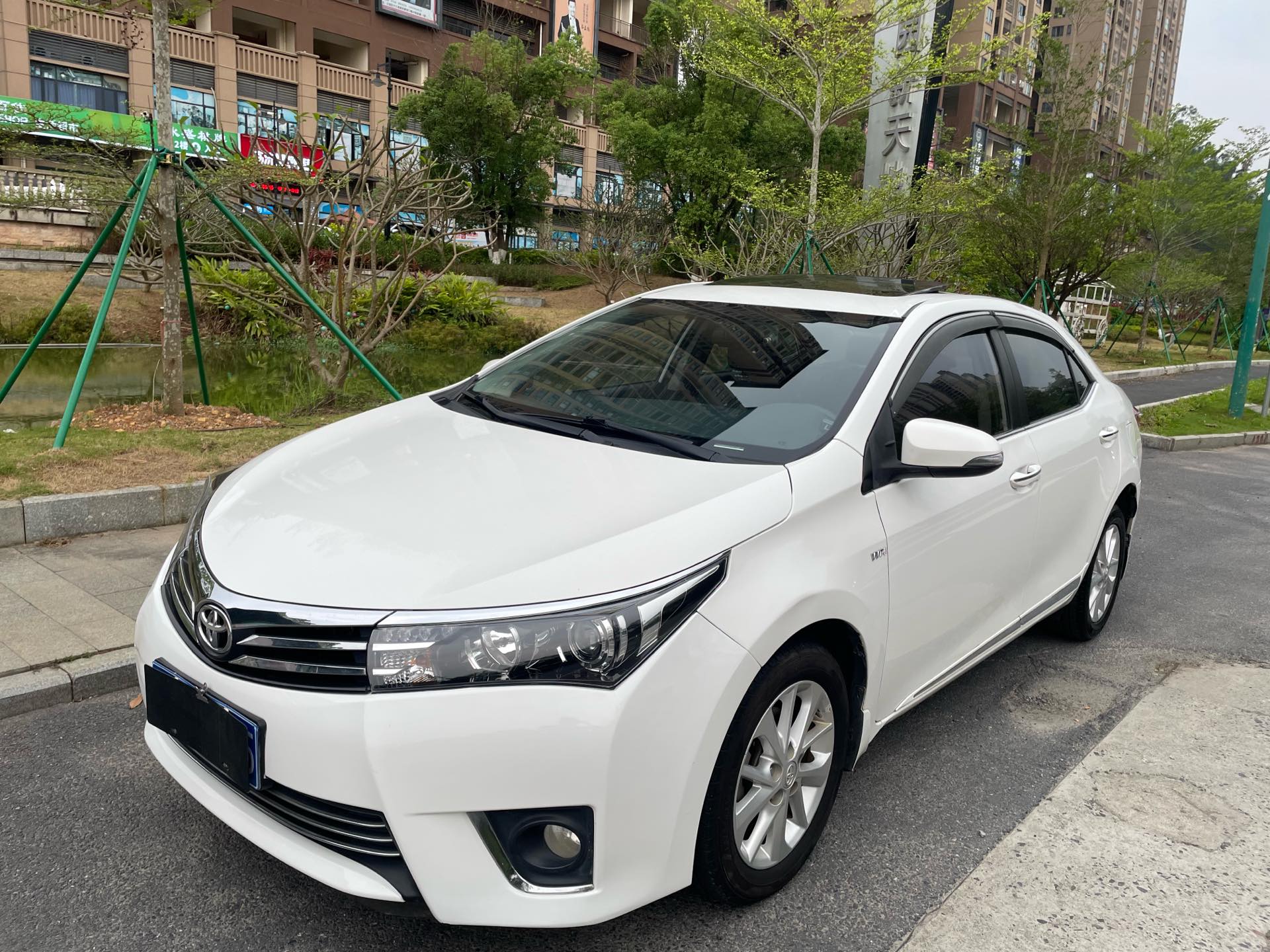 Toyota Corolla 2015 Toyota Corolla 2015 car image