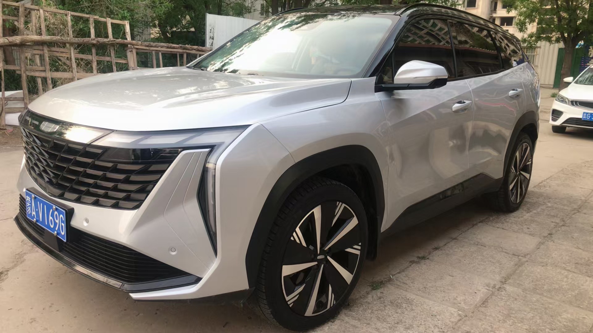 GEELY Boyue L 2023 car image 
