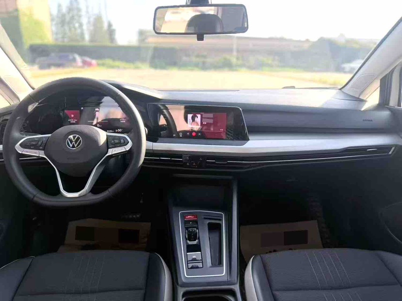 Volkswagen Golf 2022 car image #4
