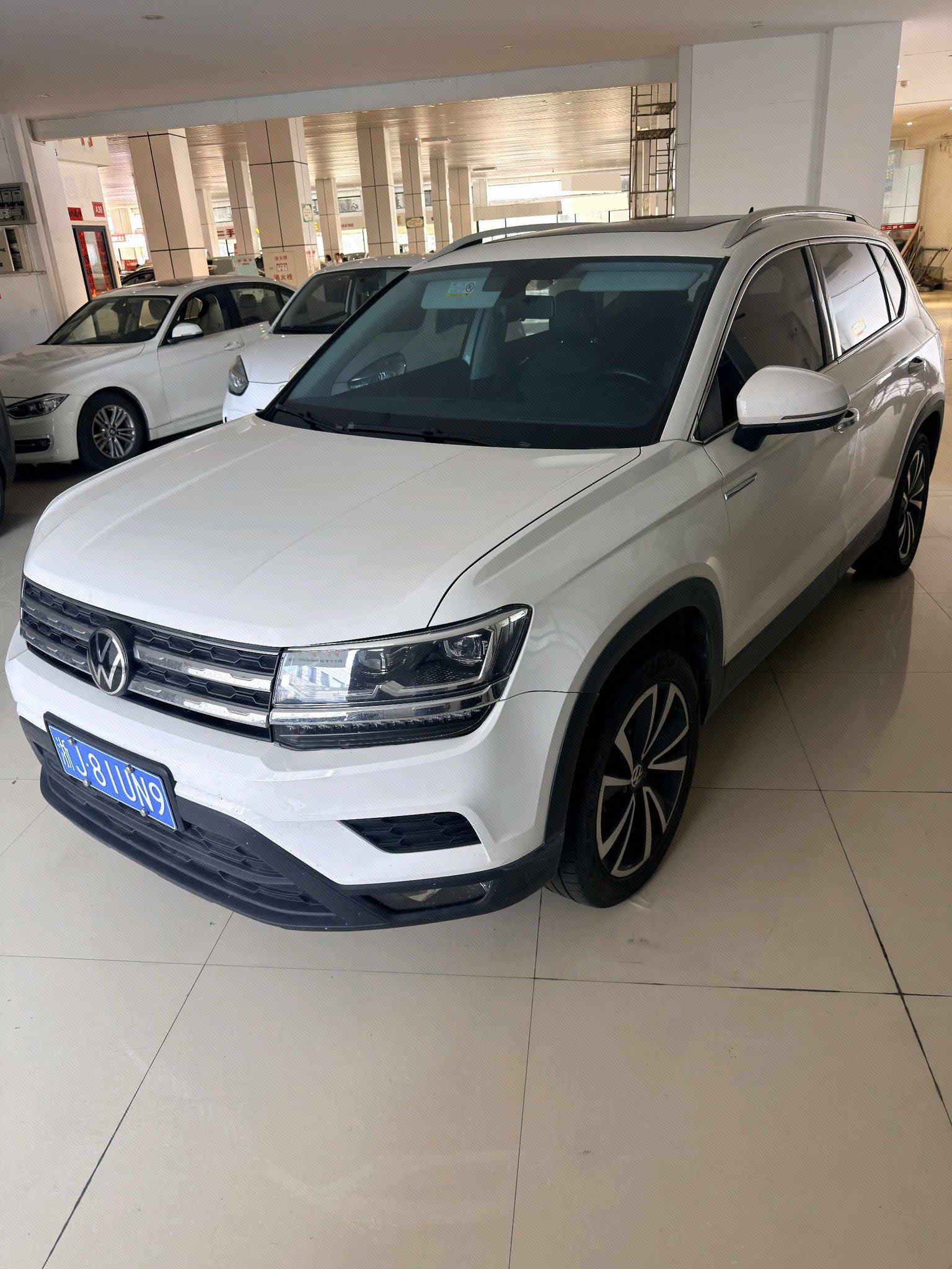2020 immagine di auto 