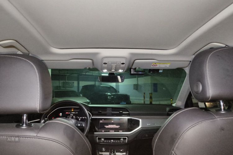 Audi Q3 2023 car image #20