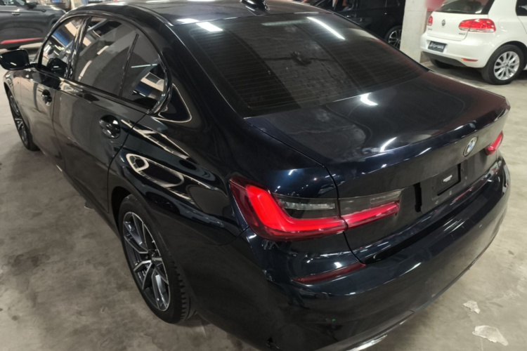 BMW 3 Series 2022 car image #7