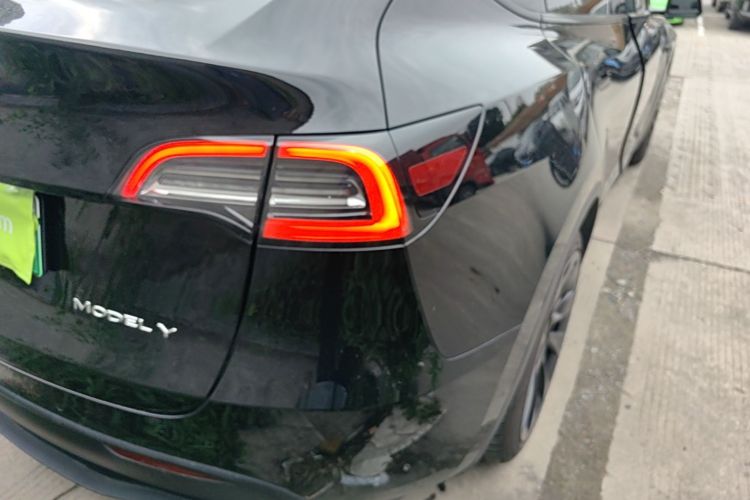 Tesla Model Y 2023 #8 Tesla Model Y 2023 car image #8