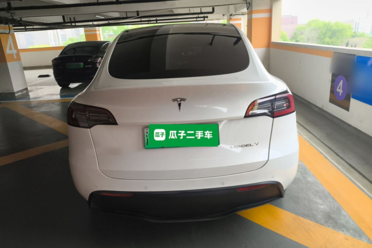 Tesla Model Y 2023 #6 Tesla Model Y 2023 car image #6