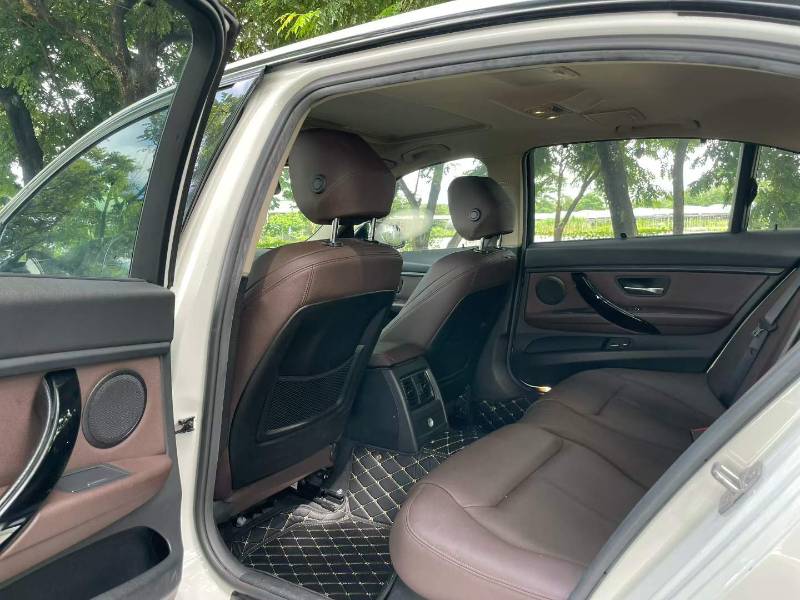 BMW 3 Series 2018 #6 BMW 3 Series 2018 car image #6