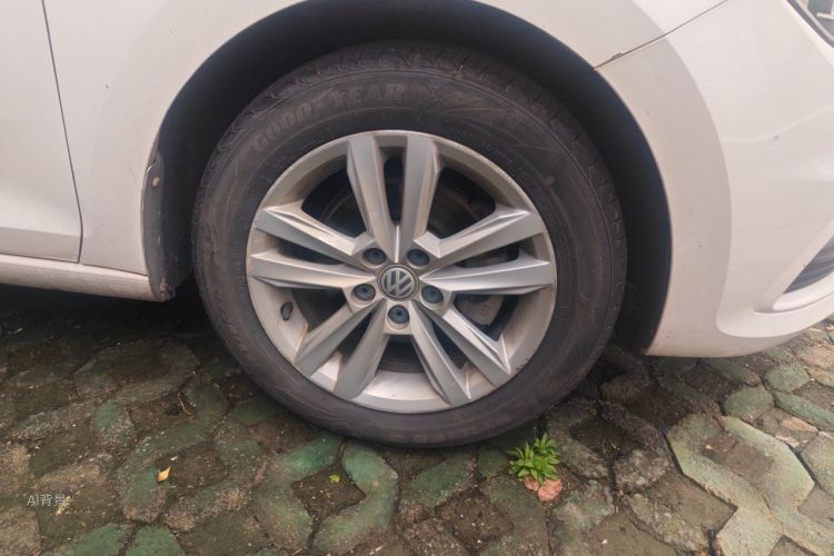 Volkswagen Santana 2016 car image #9