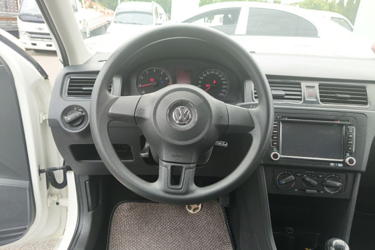 Volkswagen Santana 2016 car image #11
