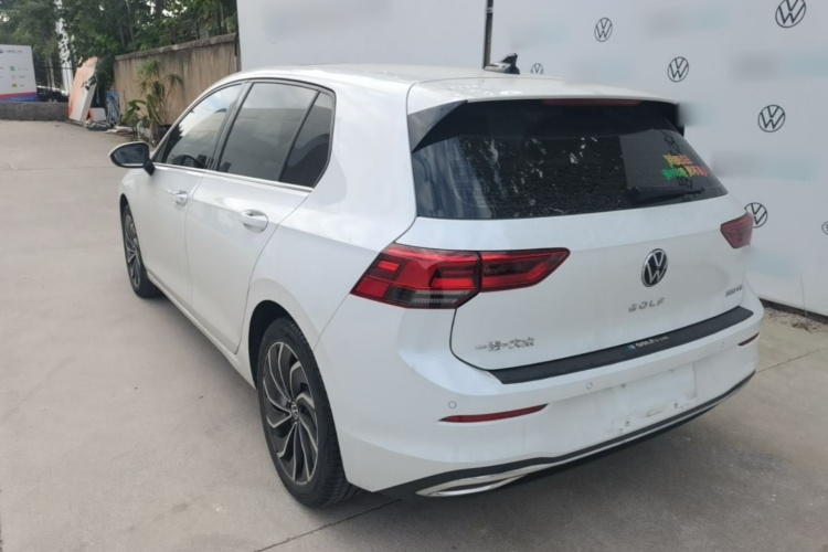 Volkswagen Golf 2024 car image #5
